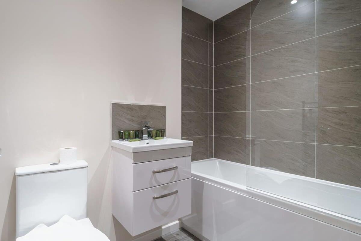 Bright 2 Bed Apartment Manchester - Sleeps 4 外观 照片